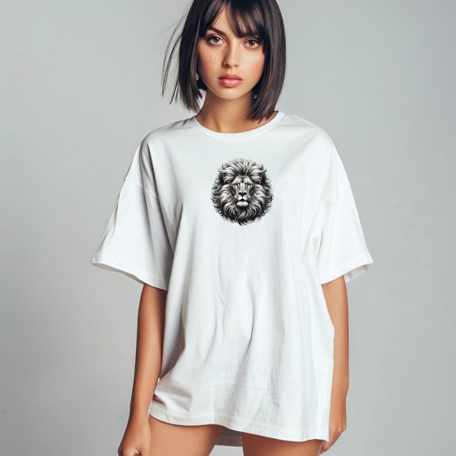 "Detail of a dynamic Lion T-Shirt featuring a powerful lion graphic, symbolizing strength and resilience for gym enthusiasts."