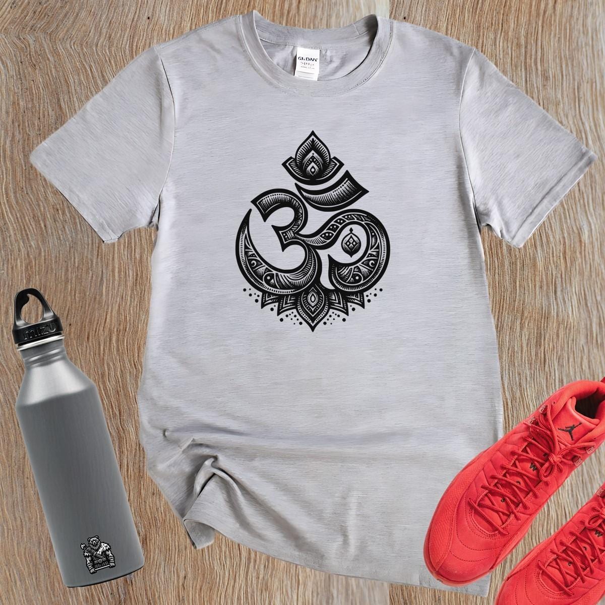 "Dynamic gym T-shirt featuring bold graphic design, ideal for fitness enthusiasts. Combines comfort and style for workouts."