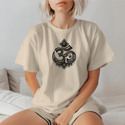"Dynamic gym T-shirt featuring bold graphic design, ideal for fitness enthusiasts. Combines comfort and style for workouts."