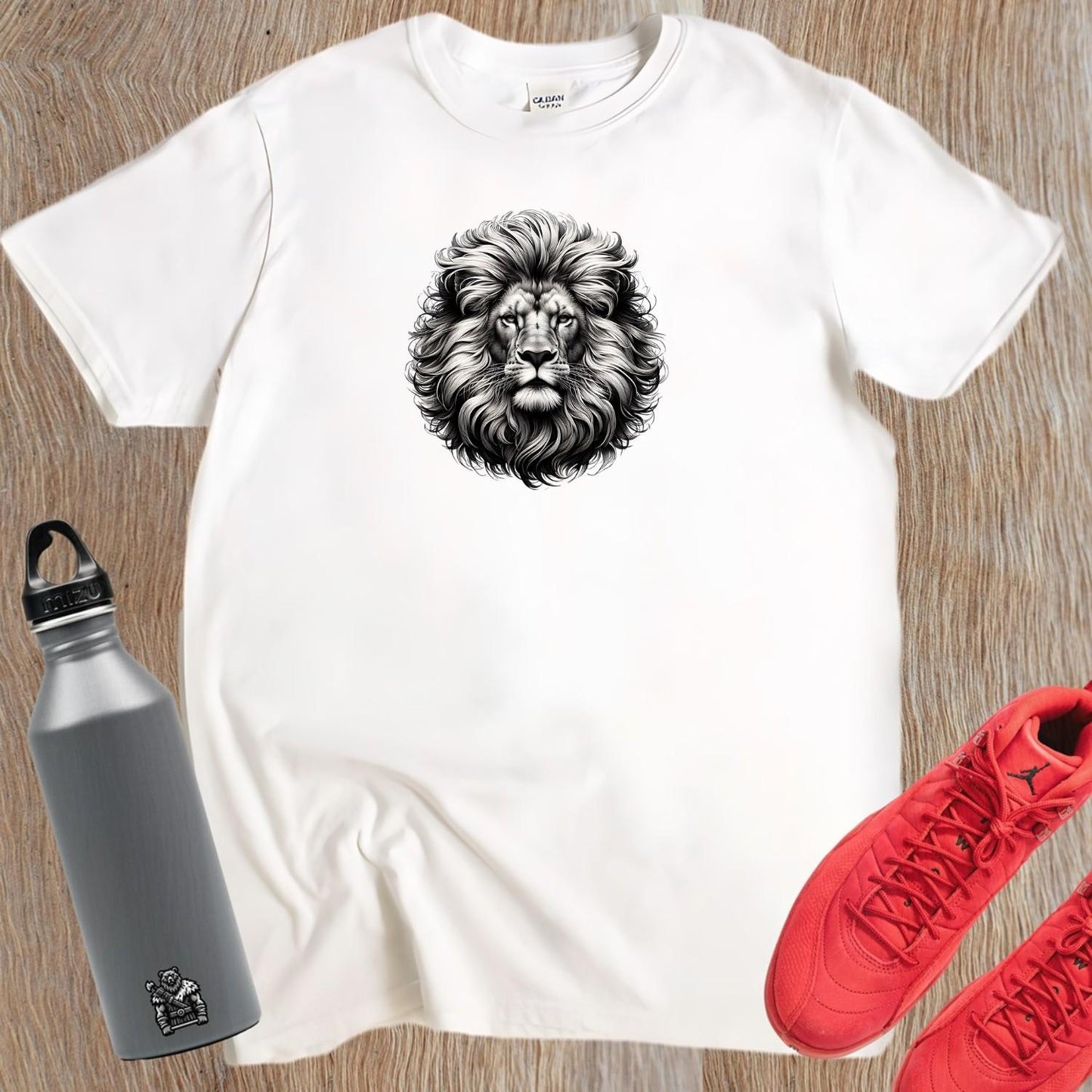"Detail of a dynamic Lion T-Shirt featuring a powerful lion graphic, symbolizing strength and resilience for gym enthusiasts."